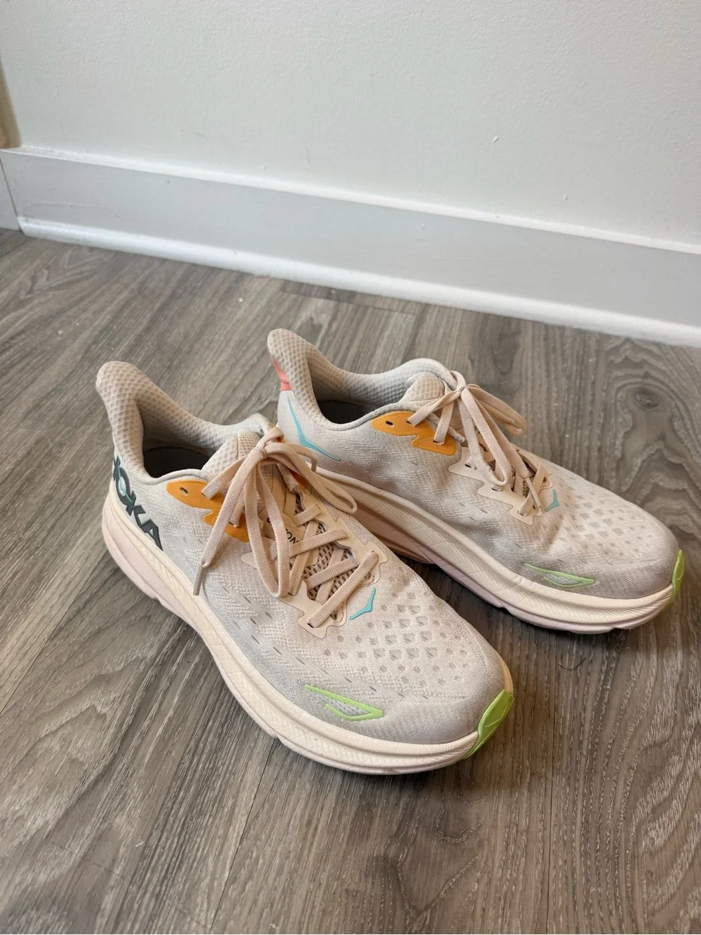 HOKA Clifton 9 Women's Vanilla Astral Running Shoes